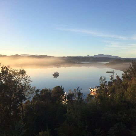 Strahan Wilderness Lodge Buitenkant foto