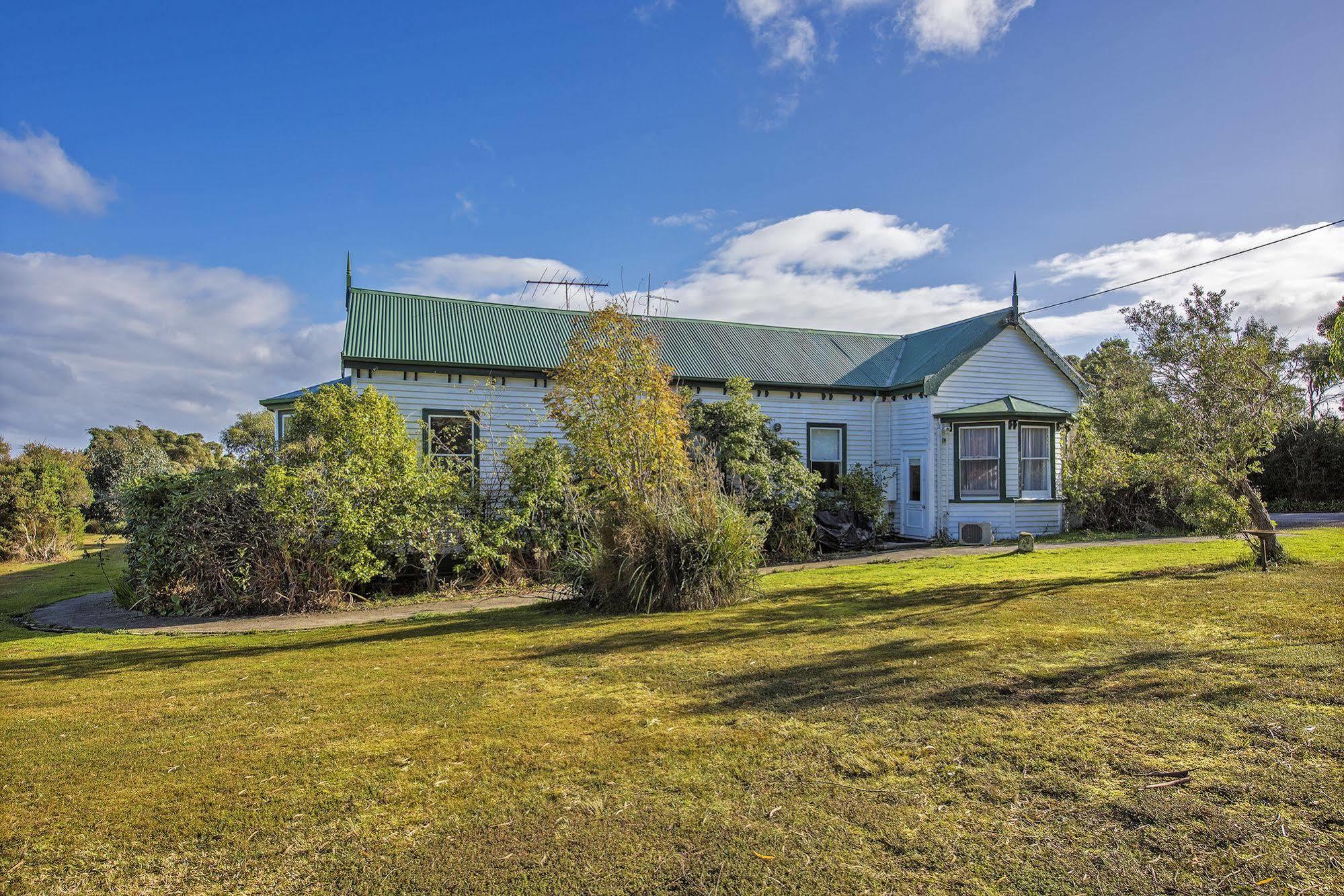 Strahan Wilderness Lodge Buitenkant foto